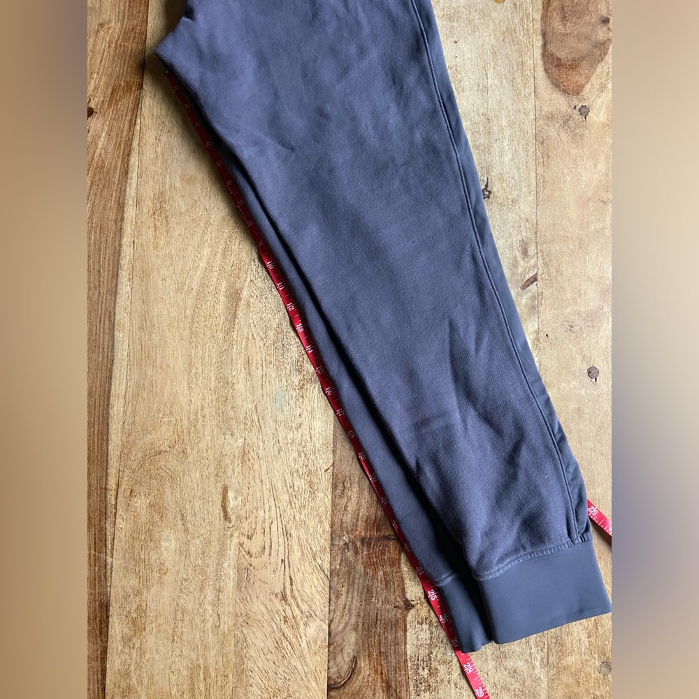 Lululemon joggers size 8 gray - Picture 5 of 5